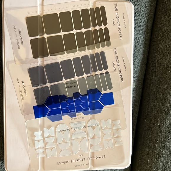 Massive personal size planner clean out. - Picture 10 of 14